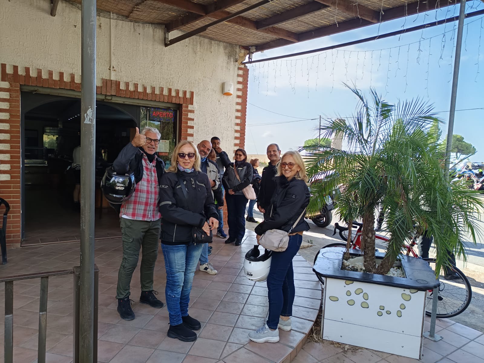 005 Nino Come Il Resto Del Gruppo Ha Gradito Questa Sosta Caffe