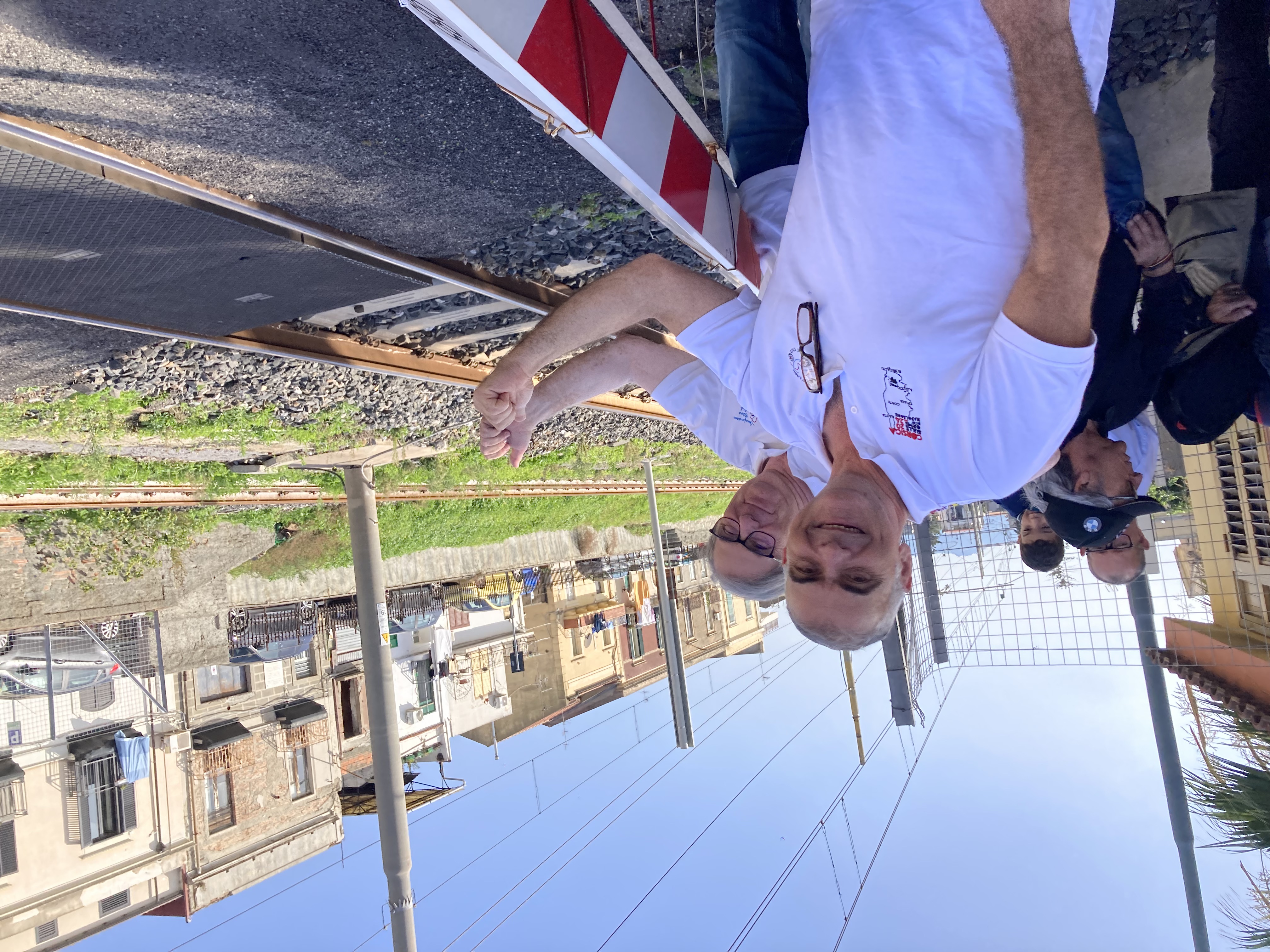 007 Mario E Orazio Vogliono Rientrare A Catania Chiedendo Un Passaggio Al Treno