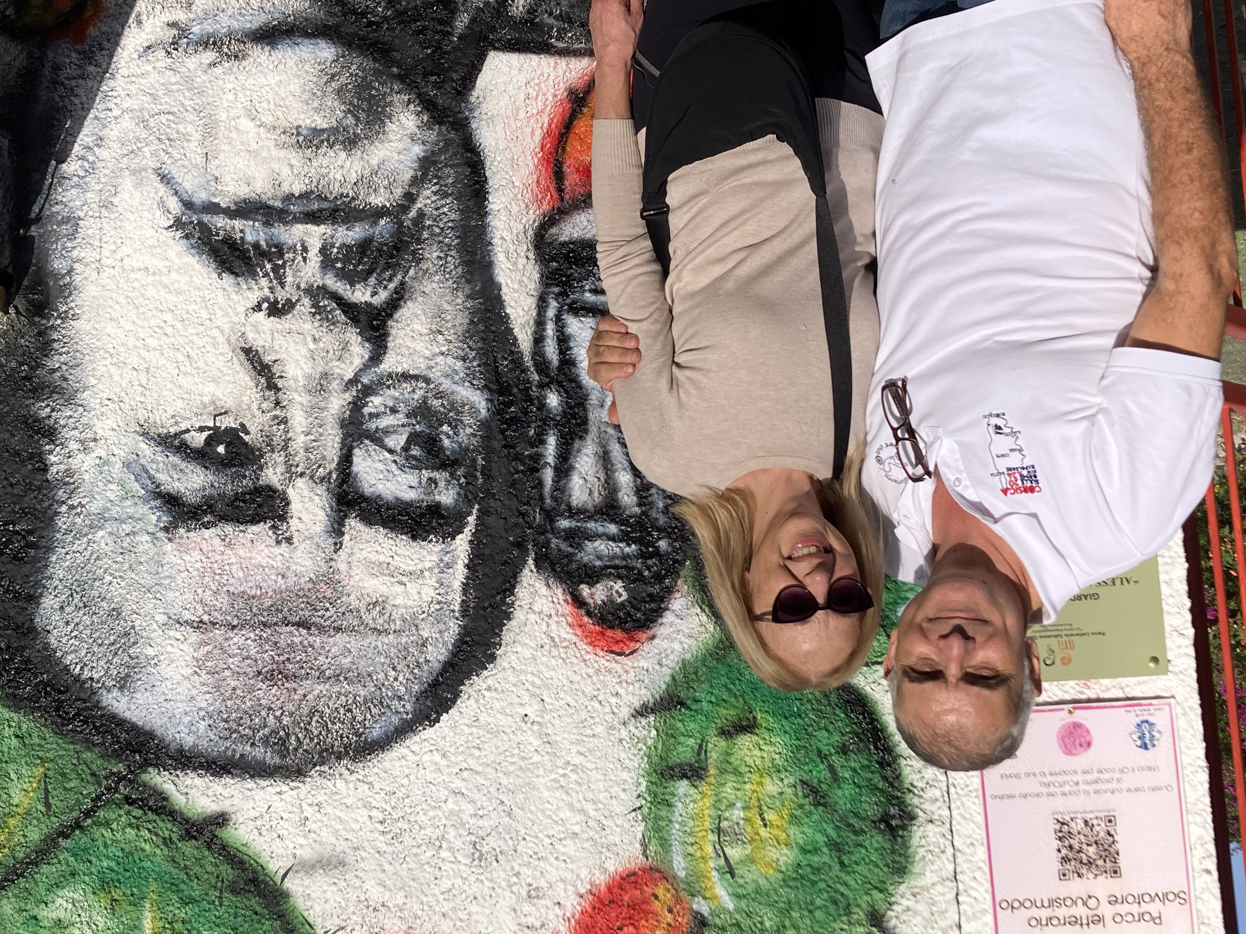 032 Anche Giustina E Mario Con L Amico Quasimodo