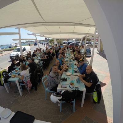 037 Finalmente A Tavolo Presso La Cooperativa Pescatori I Due Fratelli 