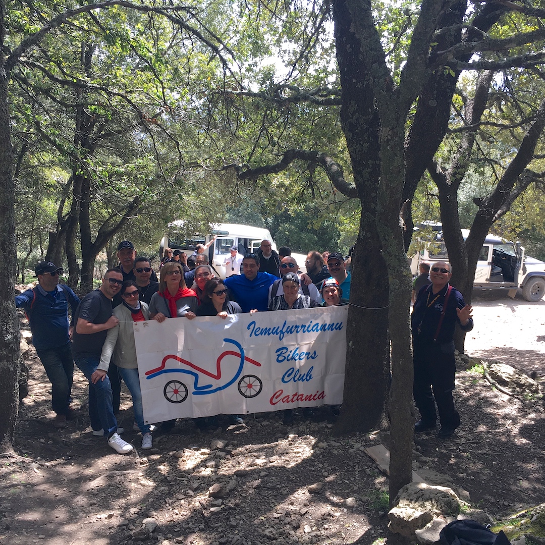 113 Non Poteva Mancare Una Foto Con Lo Striscione Tra I Boschi