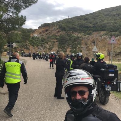 175 Tony Sotto Il Casco Se La Ride