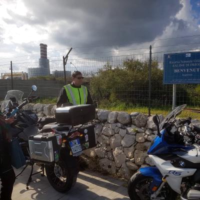 026 Il Discolo Presidente Parcheggia Sul Marciapiede