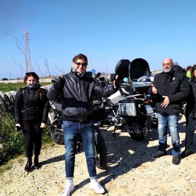 007 I Giovani Ospiti E Il Veterano Salvo E Signora