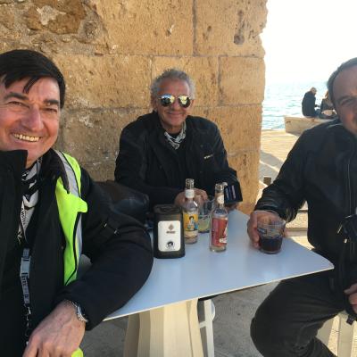 050 Una Buona Gassosa Tra Amici