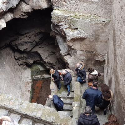 036 Il Pozzo Dove Si Puo Notare Ancora Oggi Un Rigolo Di Acqua Appartenente Al Fiume Amenano