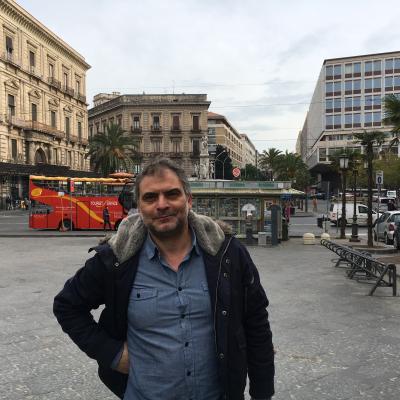 Non E Il Parcheggiatore Abusivo Di Piazza Stesicoro Ma E Il Vice Presidente Organizzatore
