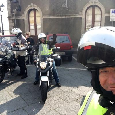 014 Qualche Selfie Agli Amici Gia In Sella