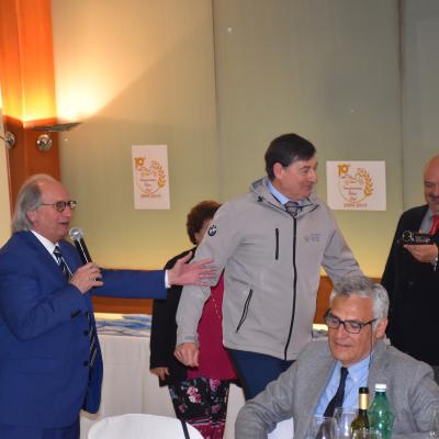 035 Il Segretario E Il Presidente Presentano Un Capo Da Passeggio Iemufurriannu