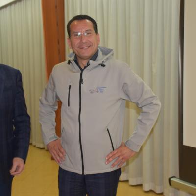 040 Anche Rosario Fa Da Manichino