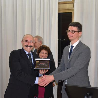 058 Il Consigliere Caruso Premia Tony Pagano Per L Assiduo Lavoro Nella Cura E Aggiornamento Del Nostro Sito Web