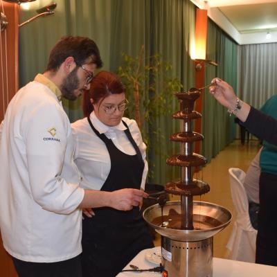 063 Lo Chef Miraglia Prepara La Cascata Di Cioccolato