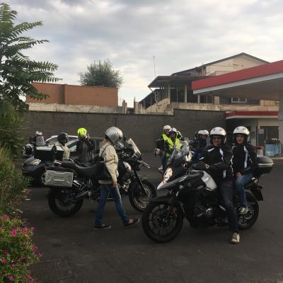 001 Tutti In Sella Si Aprte 
