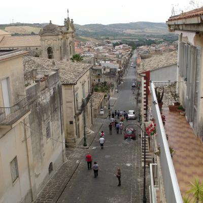 028 Il Gruppo Si Dirige Verso Le Moto