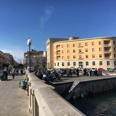 045 Ed Eccoci Al Ponte Dove Sono Parcheggiate Le Nostre Bambine