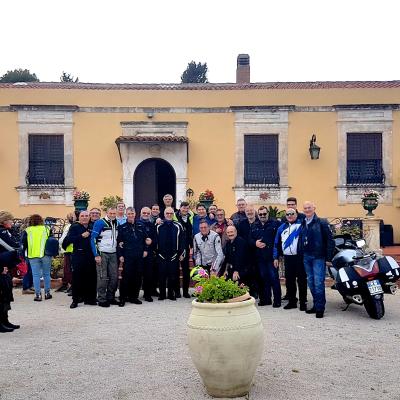 055 Foto Di Gruppo Insieme Al Titolare Di Case Damma Conigliaro