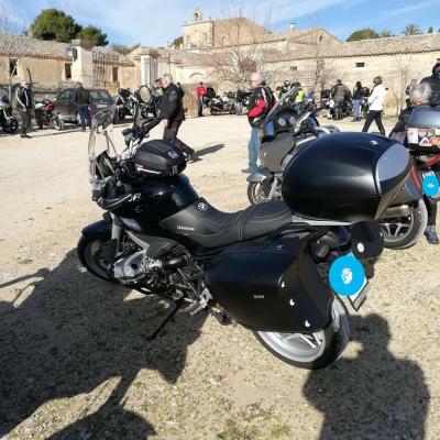 004 Si Parcheggia Ma Di Chi E Quella Moto Con Quella Bella Sella