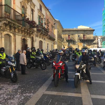 010 Tutti In Sella Si Riparte
