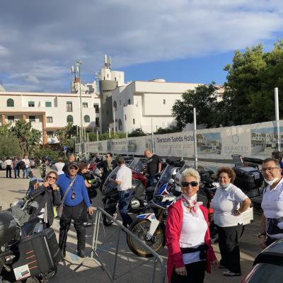 142 Domenica 27 Si Lascia Il Saracen Hotel