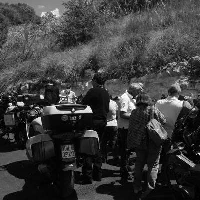 022 Si Cerca Di Sistemare Le Moto Nel Migliore Dei Modi