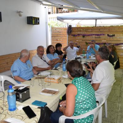 025 Si Disquisisce In Attesa Del Pranzo