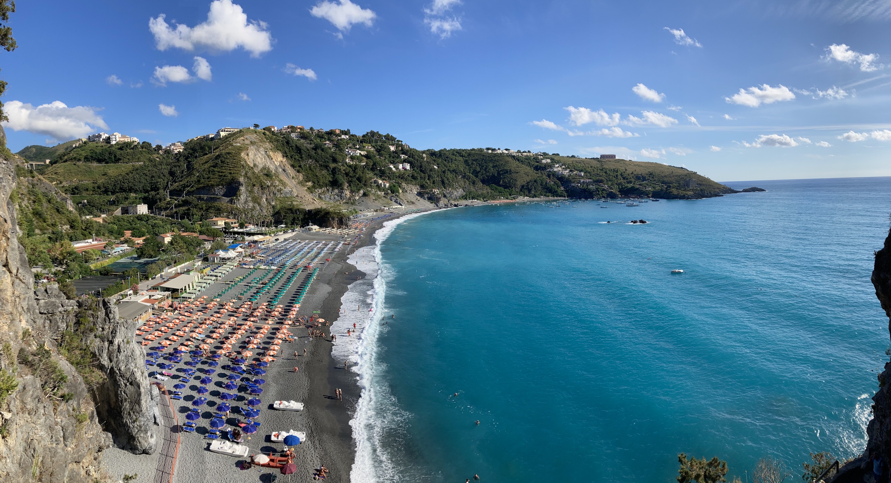 030 Il Tempo Di Scaricare Le Moto E Raggiungiamo Il Pamela Beach A San Nicola Arcella