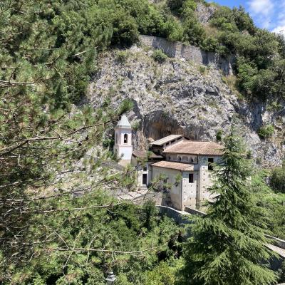 074 I Monaci Basiliani Hanno Edificato Numerosi Luoghi Di Culto Come Il Santuario Di S Maria Di Costantinopoli 