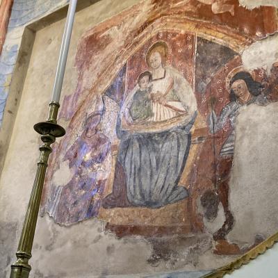 075 Il Santuario Conserva Al Suo Interno Un Affresco Dipinto Sulla Parete Rocciosa E Risalente Al Xvii Secolo