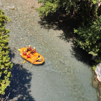 081 Mentre Noi Ci Dedichiamo Alla Cultura Qualcun Altro Si Al Rafting