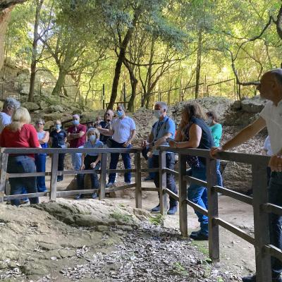 095 La Nostra Guida Ci Informa Che La Grotta Si Presenta In 2 Parti Ben Distinte