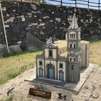 028 La Bellissima Chiesa Di Randazzo Da Notare La Pietra Bianca E Nera Come L Originale