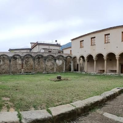 017 Il Chiostro Di San Francesco Nel Convento Di Santa Maria Degli Angeli