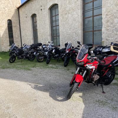 003 Parcheggiamo Le Nostre Bambine Accanto Al Museo