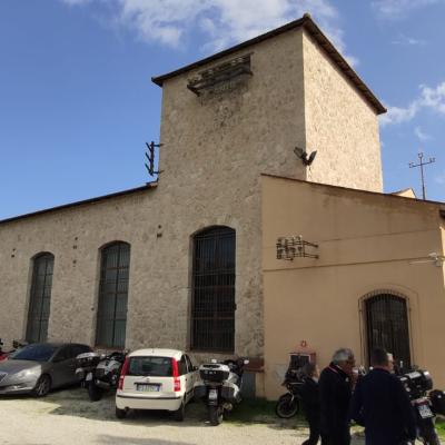 004 Ci Apprestiamo Ad Entrare