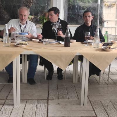 041 Il Presidente E Il Vice Apprezzano La Trippa