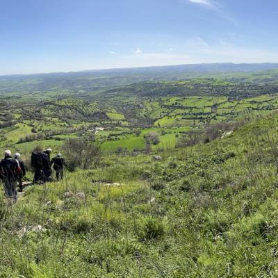 059 Si Inzia A Scendere Verso La Grotta Di Senebardo