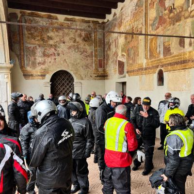 25 Ed Eccoci All Ingresso Del Convento Don I Suoi Bellissimi Affresci
