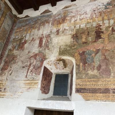 36 Tra Gli Affreschi Del Pronao Spicca Un Unicum Dell Iconografia Sacra Ovvero Una Crocifissione Dei Martiri Francescani Del Giappone 1597