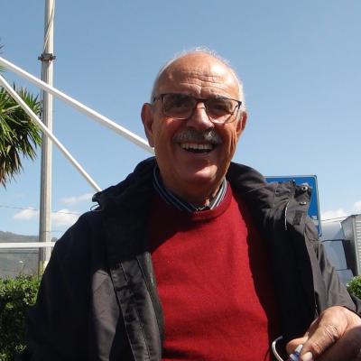 8 Il Caro Ninuzzo Se La Ride Tanto Lui E In Auto