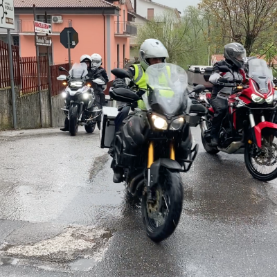82 Sotto Lo Sguardo Incredulo Dei Paesani