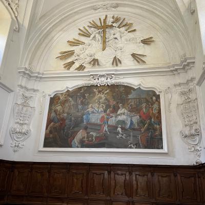 52 In Fondo Alla Sala E Possibile Ammirare Un Dipinto Ad Olio Su Muro Che Raffigura La Scena Delle Nozze Di Cana Ovvero Il Miracolo Dell Acqua E Vino