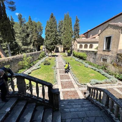 63 Nella Cella Del Priore Si Trova Anche Un Giardino Che Taglia Trasversalmente Le Celle Dei Novizi Permettendo L Accesso Al Priore E Quindi Il Controllo Sulla Loro Vita Di Preghiera