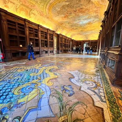 74 La Biblioteca E Caratterizzata Dal Bellissimo Pavimento In Cotto Maiolicato Realizzato Nel Xviii Secolo Da Donato E Giuseppe Massa