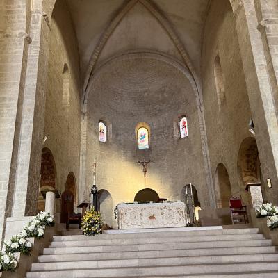 124 Il Presbiterio E Sopraelevato Di Circa Due Metri Rispetto Al Livello Della Chiesa Transetto E Abside Sono Coperti Da Volte A Crociera