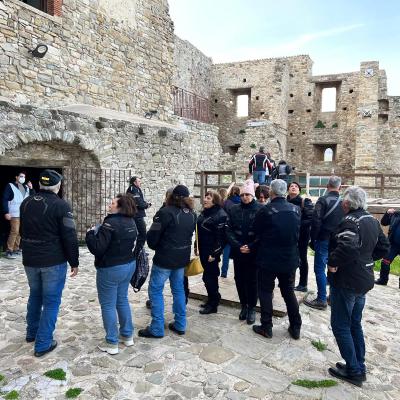 45 Nicola Ci Invita Ad Entrare Pochi Per Volta