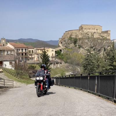 69 Equipaggio Contadino Saluta Il Castello Di Laurenzana