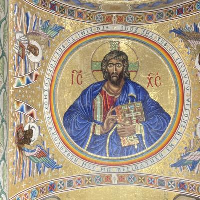 13 Appena Entrato Lo Sguardo Si Posa Sulla Volta Del Solea Dove Domina La Maestosa Figura Di Crsito Pantocrator Con Fondo In Oro E Dai Lati I Simboli Dei Quanttro Evangelisti