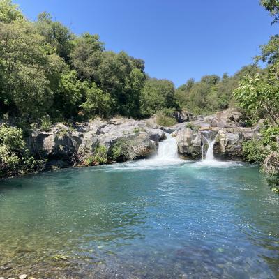 28 Da Qui Si Gode Lo Splendido Paesaggio Delle Gurne Piccoli Laghetti Lungo Il Corso Del Fiume Creati Dall Erosione Dell Acqua Sulla Pietra Lavica