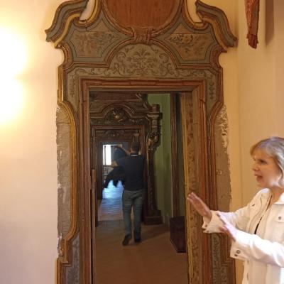 54 La Struttura Edilizia Risale Nella Sua Ala Est Al 500 Mentre Le Altre Parti Presentano Un Aspetto Architettonico Settecentesco