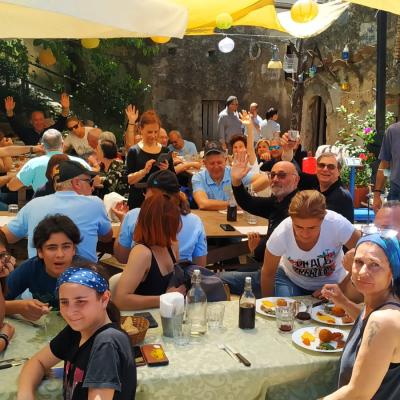 81 Un Momento Conviviale Dell Associazione Iemufurriannu Anzi Iemumangiannu